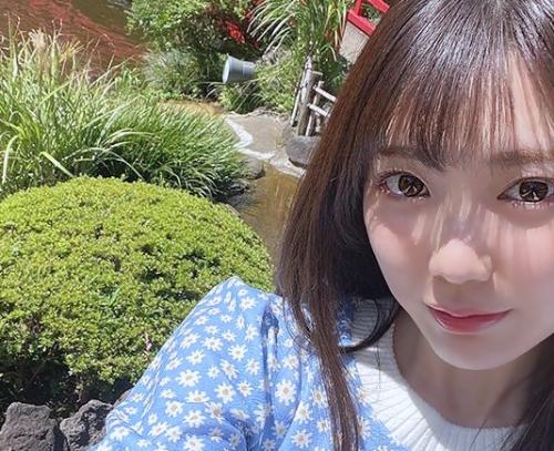 男の人と外でいちゃいちゃするの初めてと恥ずかしそうだけど、どこか嬉しそう！