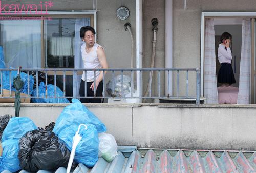 隣人のゴミ部屋で異臭中年おやじに抜かずの連撃中出し50発で孕まされた制服女子の末路… 月乃ルナ