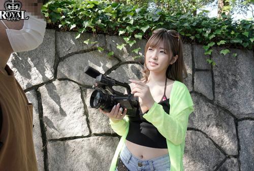 新宿ヤリマンクルージング！日本一人がいる街でチ○ポ求めて逆ナンハメ狂いツアー 辻井ほのか 椿りか