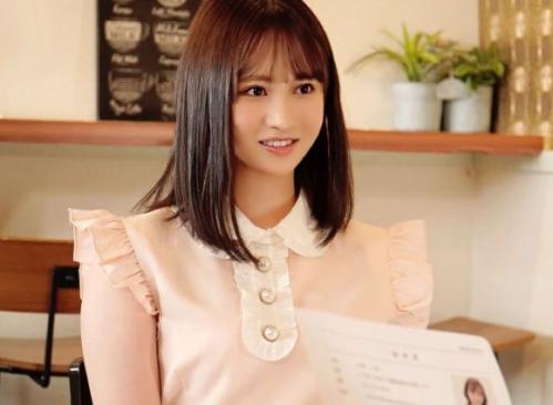 カフェでアルバイトをする六花。しかしそこの店長はセクハラの常習犯。