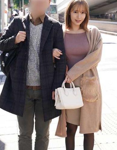 美女妻、変態ミラーに負けでえっちなお仕置き初デカチンに興奮！