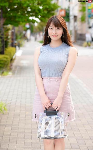 マジックミラー号 ミニスカートが似合う現役女子大生に「牛乳を口に含んだ状態で10分間くすぐりにガマンできたら100万円！」と声をかけ凄テクAV男優の妙技でHにいじくりたおしました！