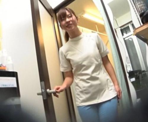 うまのりで腰をクネらす騎乗位、何度も欲しがる絶倫性、中出しまでOKする不貞っぷり！