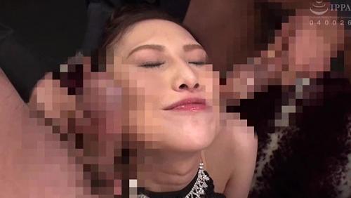 軟体ツルペタビッチ妻柔軟なカラダで男を喰いまくる超性欲人妻 鈴木みか