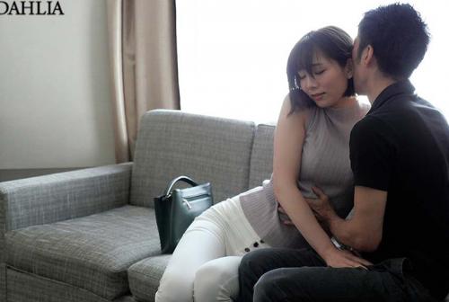 「私、セックスに溺れます…」性欲を最高潮に高めた人妻の快楽だけを求める淫猥セックス 穂高結花