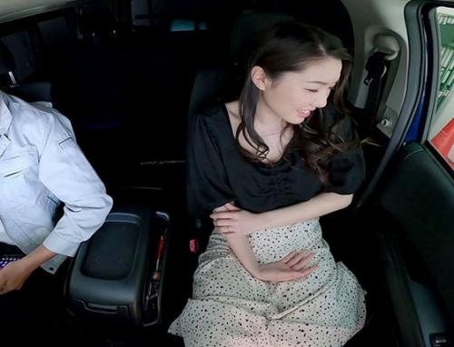 美人妻の禁断の関係…夫に内緒で他人棒との濃厚セックス！