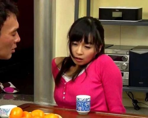 義理父の悪戯で声を抑え続けた若妻が、NTRレイプに遭う！!痴漢で絶頂を迎え、無断で中出しされる…