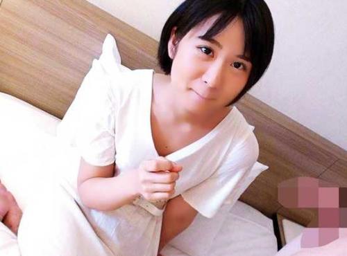 【街角で出会った！】地方から上京してきた可愛い10代の美少女が貧乳でも積極的に楽しむ！