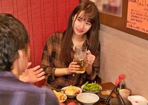 不倫現場を目撃！素人人妻をナンパして中出し盗撮