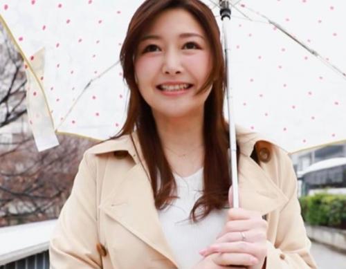 意外な絶品ボディの美人熟女が魅せるドキドキ中出し劇！