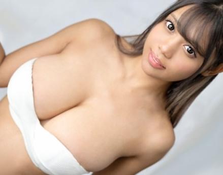 加藤ロゼAV初登場！Hカップ豊乳＆極上ボディでノーハンドご奉仕セックス！