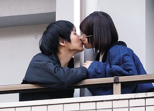 【秘密の関係】幼馴染みとの背徳…熱く交じり合う姿がエロい！