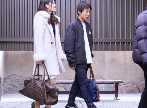 郊外のオンセン旅行へやってきた兄夫婦と母…と何故かボク。