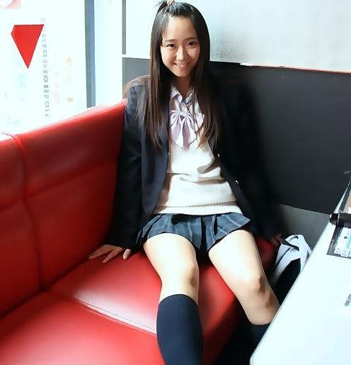 現代の女子高生とパパ活：個人撮影でゴムなしOK！