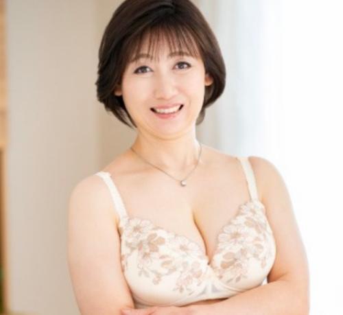 【熟女初撮り】ムチムチ豊満五十路のデカパイ＆デカ尻が大興奮！!初めてのカメラの前で激しく乱れ、中出し絶頂に達する【高松かおり】