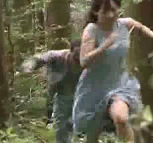 【ヘンリー塚本】山の中で狩られた人妻…中出しに号泣する壮絶なレイプ劇！