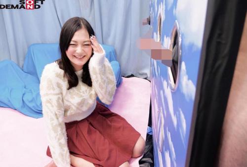 大学生カップル限定 マジックミラー号 彼女さん！彼氏のチ○ポはど～れだ？当てられなけりゃ NTR