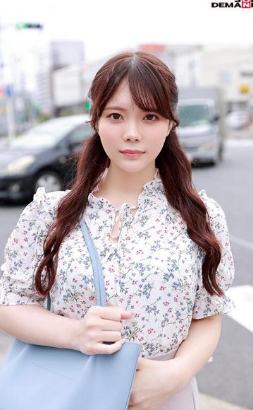 マジックミラー号 都内有数のお嬢様大学に通う高学歴女子大生に 100の淫語を言わせたら、純白のパンツに染みをつくってしまうのか検証！！ …結果、自らち○ぽを求めてしまうほどに発情、前戯不要な濡れ濡れま○こに生挿入！？