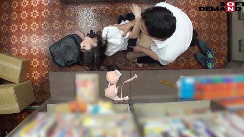 本屋で参考書を買いに来た真面目でおとなしそうな女子○生に媚薬をたっぷり塗ったチ○ポで即ハメしたらアヘ顔で痙攣するほど感じてイキまくった。真正中出しプレミアムVer.～愛しの美少女編～