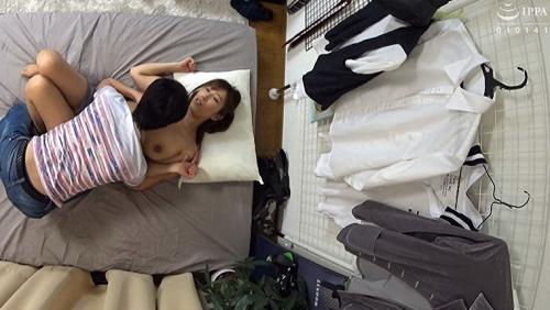 飲み会帰りに終電を逃して困っている熟女を自宅に1泊させてあげました。6