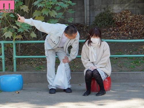 ワケあり家出少女を自宅に連れ込み拘束レ×プ 朝から晩まで濃厚オヤジに乳ねぶり監禁調教された数日間 水卜さくら