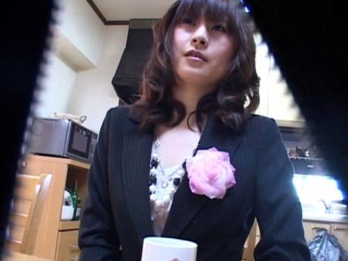 入園式後の美魔女ママを調教！出張マッサージでセクハラされ欲情しちゃった盗撮映像！