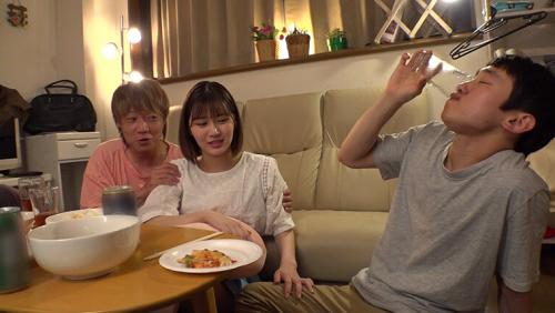 終電逃した親友の彼女がボクの部屋に泊まることに… いままで女として意識した事なかったのに隙だらけなホロ酔い姿に理性を失い朝から晩までヤっちゃった 川北メイサ