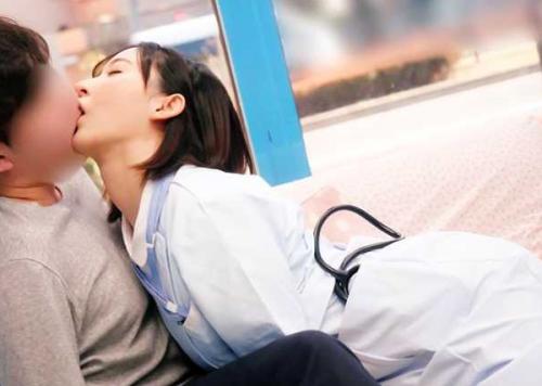 ＜マジックミラー号＞童貞くんにご奉仕❤️美乳ロリナースのオナサポ中出し！＜素人＞