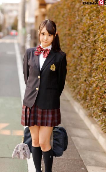 仲良し美少女2人がマジックミラー号でおっぱいもみもみインタビュー！