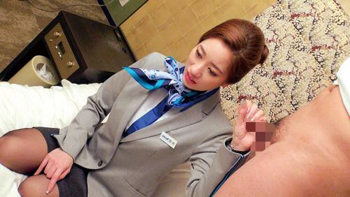 キャビンアテンダントに筆おろししてもらった童貞くんが素股！空の女神が堕ちた屈辱的な一夜！