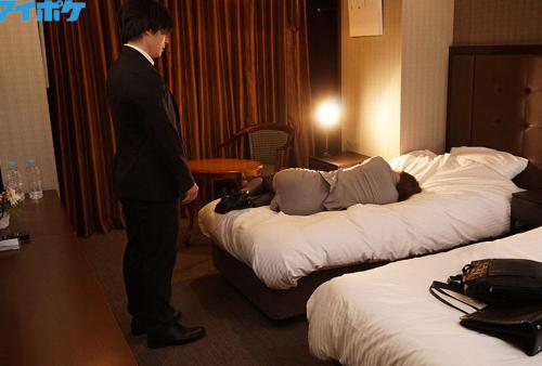 出張先相部屋NTR 絶倫の上司に一晩中何度もイカされ続けた新人女子社員 元ヤリマン女子社員が寝取られる浮気一部始終！一晩で8発もの精子をそそがれる絶倫寝取り性交映像！ 小野琴弓