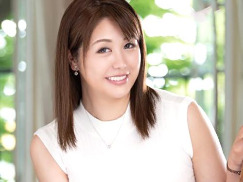 羽野美波 結婚10年目の熟女が夫とのセックスでは物足りずプロの男優とやってみたいと思いカメラの前で初脱ぎ！