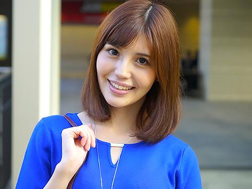 【人妻ナンパ】ブルーの服がよく似合うスレンダー奥様をホテルに連れ込んでパイパンマンコに中出し！