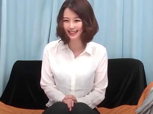 【MM号】四十路に見えない美熟女の人妻ナンパ！年下イケメンに口説かれてご無沙汰主婦が美巨乳を晒す中出し不倫セックス！