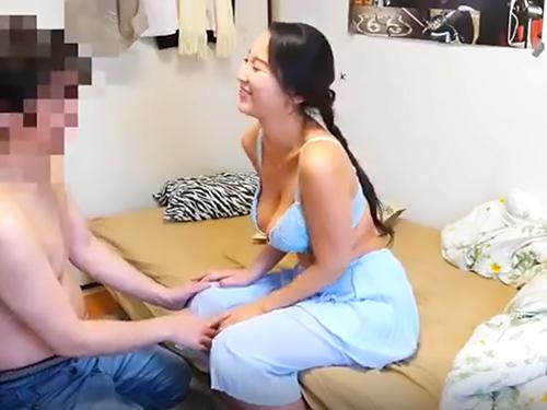 【人妻】爆乳100cmが凄い！掃除からお悩み相談まで何でもしてくれるおばさんにセックスのお願いをしてみた…