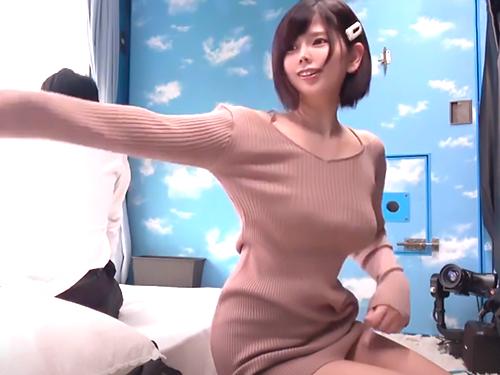 【MM号】彼女の友達と脱出ゲームエロ企画。ニットの上からでも分かる巨乳女子大生と禁断寝取られセックス！<素人ナンパ>