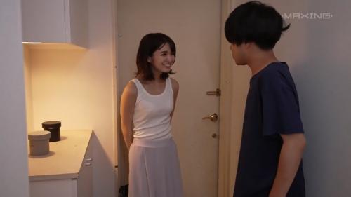 初めてお酒を飲んで酔った親友の彼女を寝取ってハメまくった 倉本すみれ
