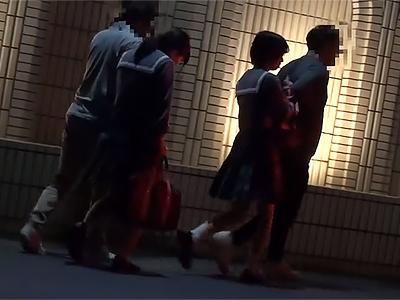 【女子高生×レイプ】二人の超美形女子高生が痴漢に遭遇強制的なレズファックがクッソ抜けるんだがｗｗｗ