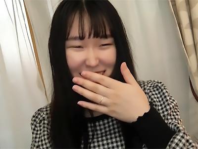 《人妻×素人ナンパ》意外な誘惑に心惹かれる妻未体験の歓びへと誘う驚きの物語ｗｗｗ