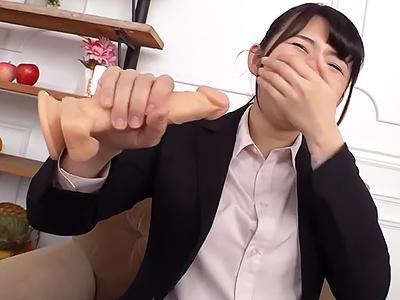 《OL×中出し》スタイル抜群OLさんディルド責めで潮吹きナマパコ膣内発射が激エロっすｗｗｗ