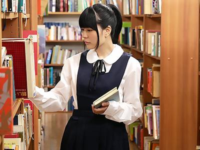 【JK×ぶっかけな】イラマチオで唾液が溢れる女子に立ちバックで迫り顔射で絶頂を迎える！