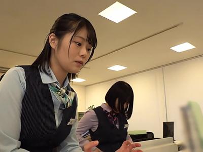 【乱交×パイパン】地方銀行では時間内だったらSEXし放題のサービスがあり銀行員さんの無毛マンコ使いまくったったｗｗｗ