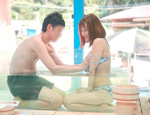 初対面の男性とMM号で混浴！　スマタしてみたらお互い発情で生挿入で中出しなセックス！