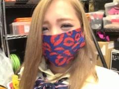 茶髪で美乳の女子高生のとびっきりの笑顔に癒されながらバイブを使ってもてあそぶ