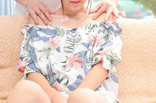 今回のMM号はオフショルダー女子の鎖骨から美乳へのオイルマッサージでち〇ぽ欲しがっちゃう！