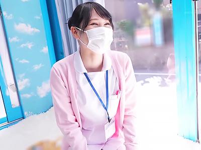 《マジックミラー号》看護師が絶倫チンポ目の前に赤面しながらも筆おろしして膣内発射がクソエロいんだがｗｗｗ