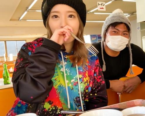 【ゲレンデナンパ】友達とスノボに来ていた美人JDをゲット！彼氏がいるのに口説かれ、Hカップボディを晒しちゃう！？