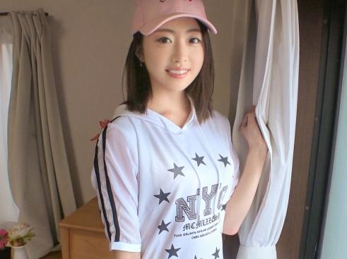 『緊張しています…』20歳の笑顔が可愛い花屋さんが初めてのAV出演？！透き通った白い肌がエロ過ぎでした！？