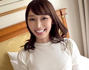 【人妻不倫】エロい画像をSNSにアップする美人妻は夫とのすれ違い生活？！欲求不満ボディを喰っちゃいました？！