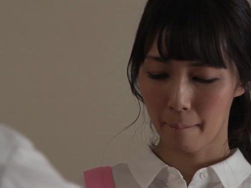 【美人妻】息子との禁断の関係！スレンダー美肌母が背徳の快楽に溺れる！